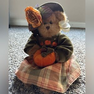 Bearington Bear “Autumn Harvester”